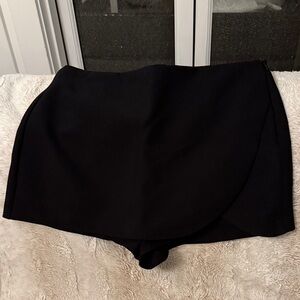 Women's Black Zara Skort